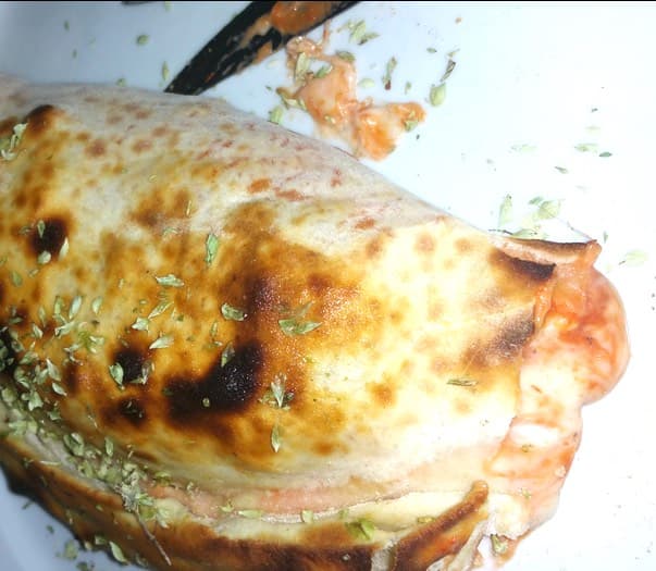 61. Calzone especial